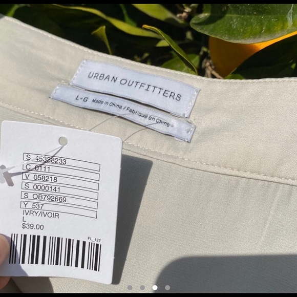 Urban Outfitters NWT Ivory Square-Neck Camisole - Picture 3 of 4